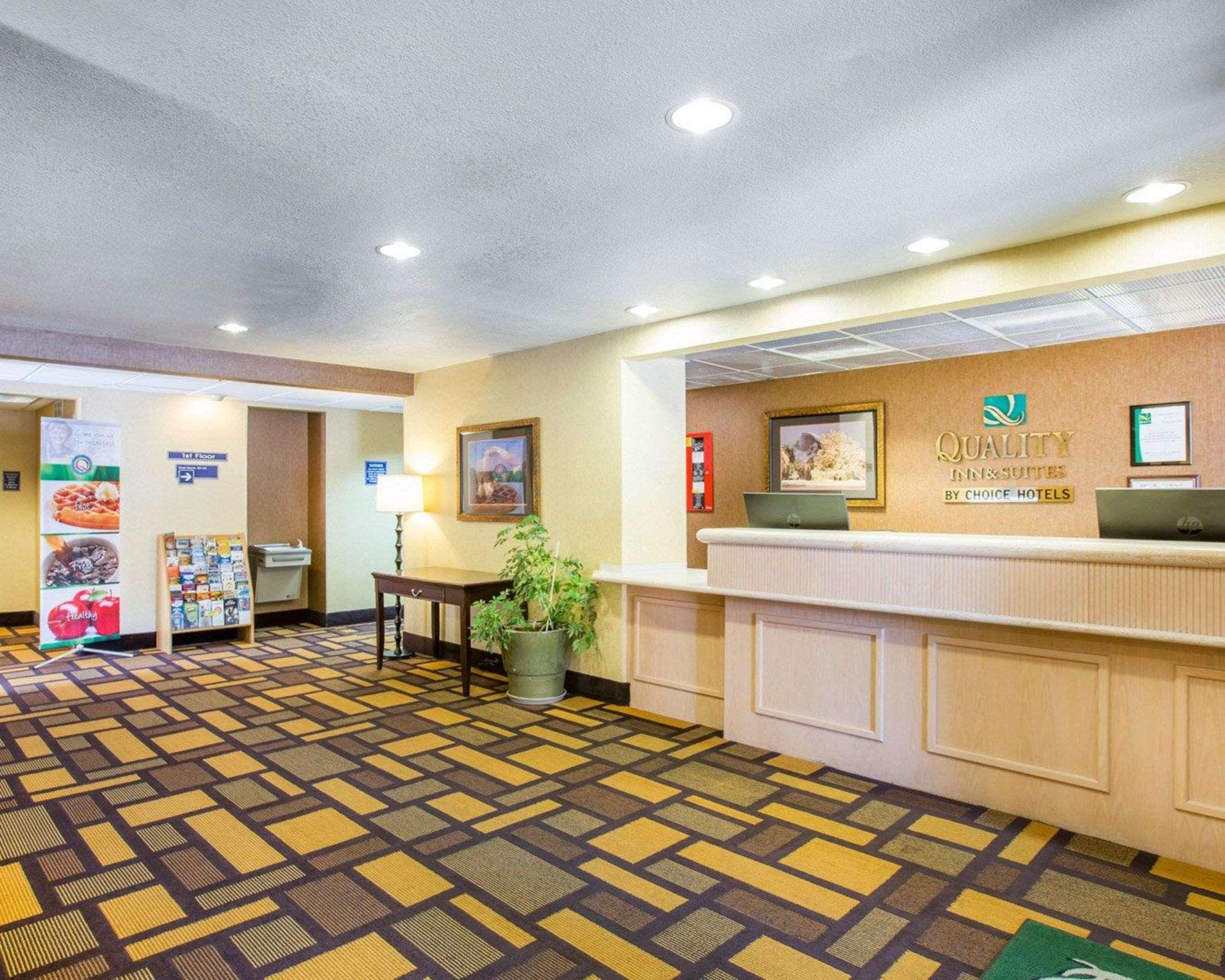 Quality Inn & Suites Weed Exterior foto