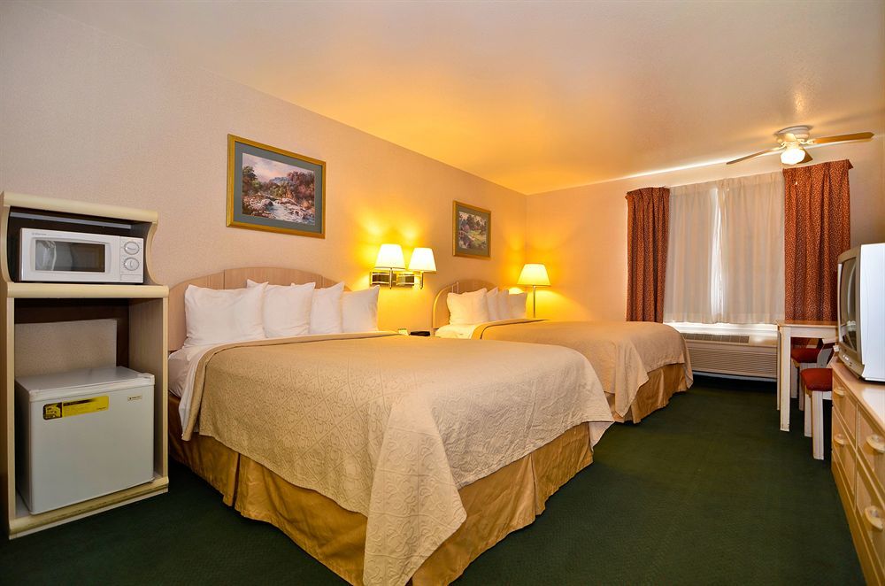 Quality Inn & Suites Weed Zimmer foto